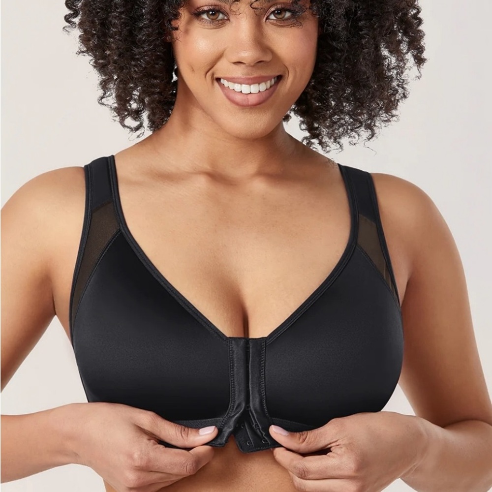 Delimira Posture Bra 40B NWT